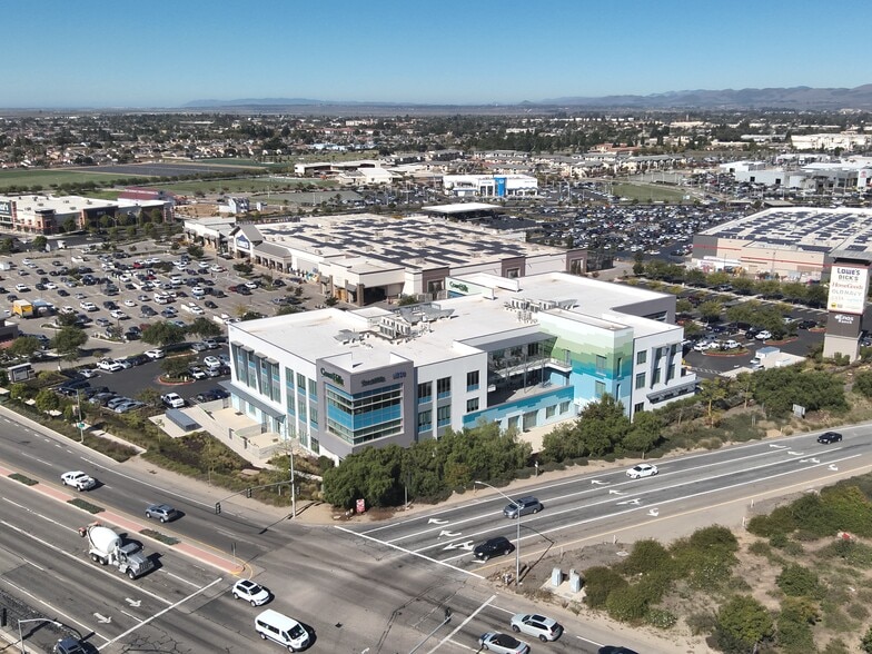 More Photos Of 1075 E Betteravia Rd, Santa Maria Office For Lease