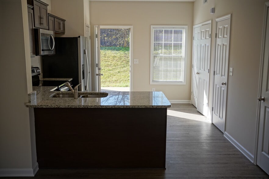 More Photos Of 162 Jack Miller Blvd, Clarksville Apartments For Sale