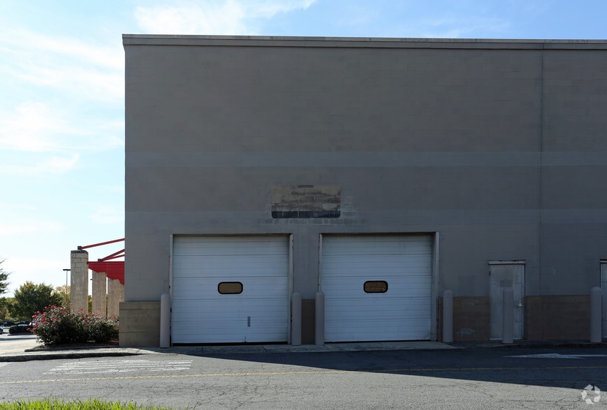 More Photos Of 8809 Jw Clay Blvd, Charlotte General Retail For Lease