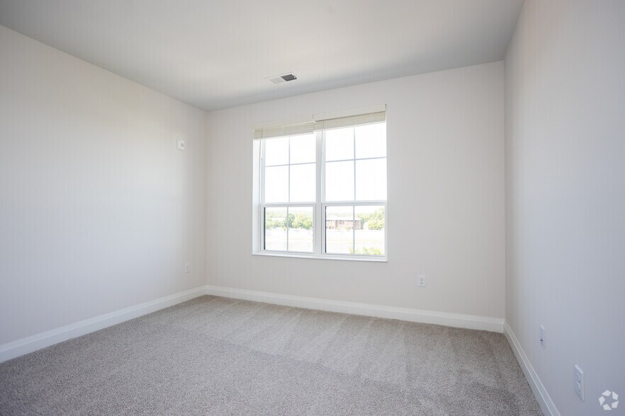 More Photos Of 140 E Monument Ave, Dayton Apartments For Lease