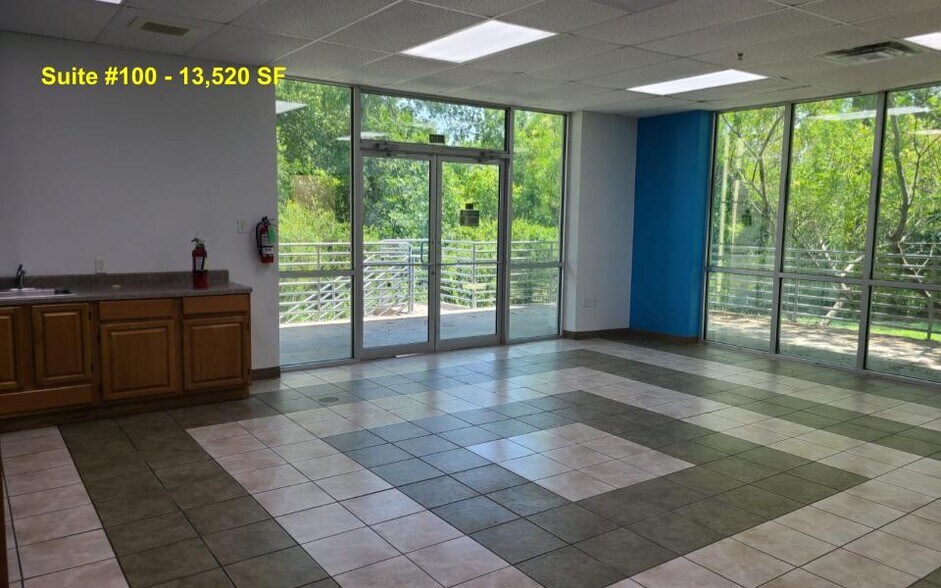 More Photos Of 9007 Tuscany Way, Austin Warehouse For Lease