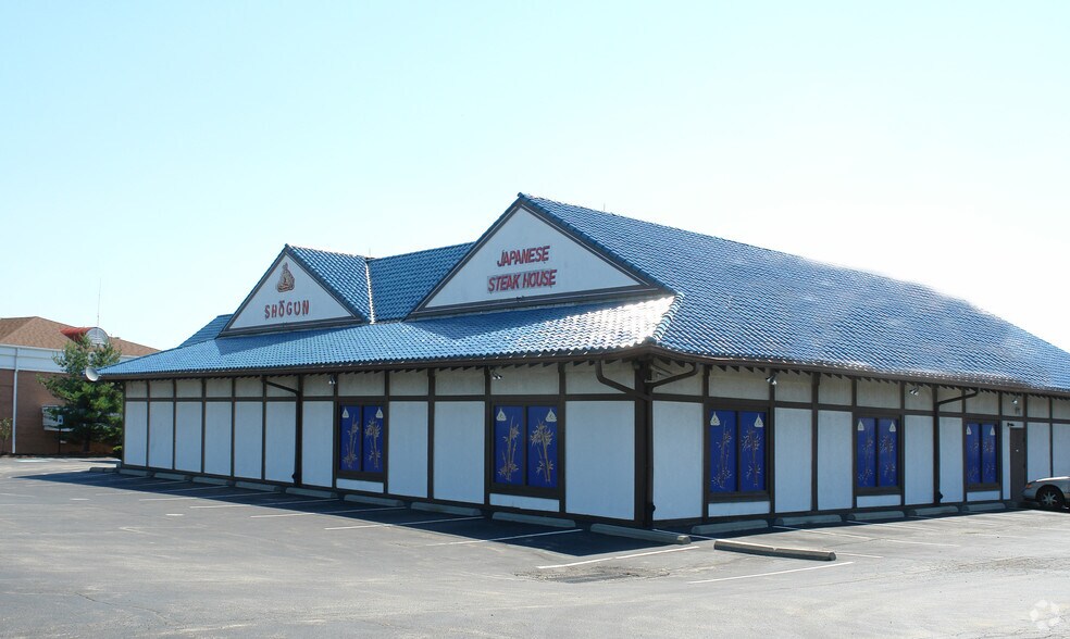 Primary Photo Of 8 Tech One Dr, Monroeville Restaurant For Lease