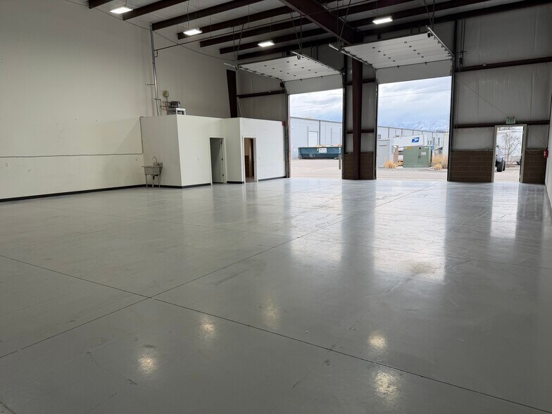 More Photos Of 2187 W Printers Row, West Valley City Warehouse For Lease