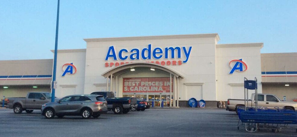 More Photos Of 100 Peachwood Centre Dr, Spartanburg Freestanding For Lease