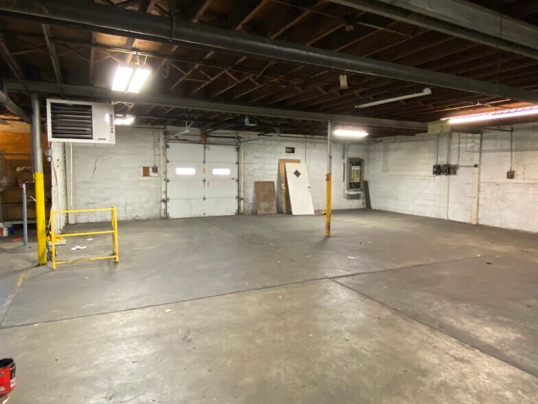 More Photos Of 245 Erie St, Huntington Industrial For Sale
