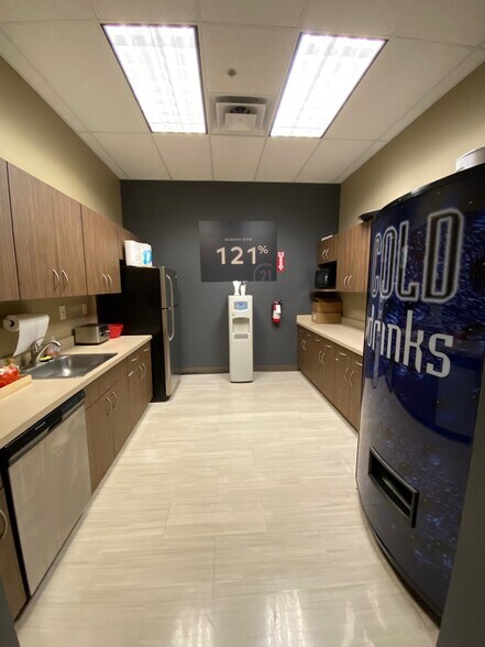 More Photos Of 4929 E 96th St, Indianapolis Office For Sale