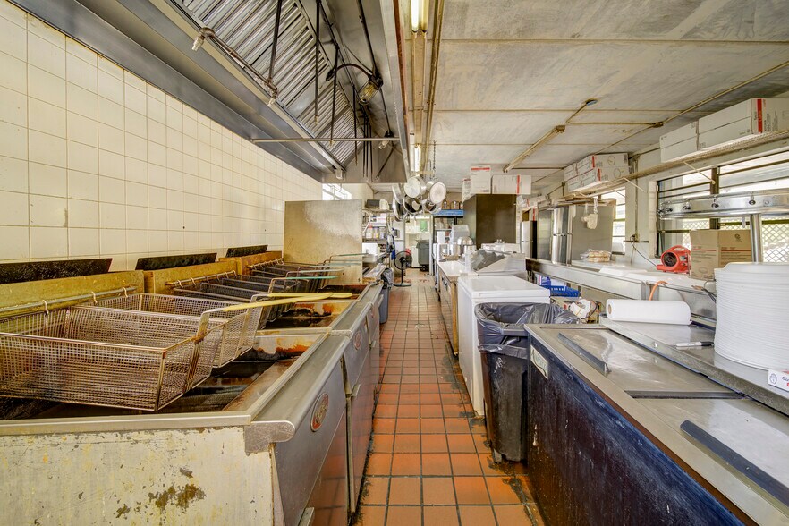 More Photos Of 58000 Card Sound Rd, Key Largo Restaurant For Sale