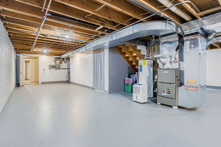 More Photos Of 198 35th St NE, Buffalo Warehouse For Sale
