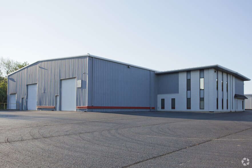 More Photos Of 300 N Lake St, Montgomery Manufacturing For Sale