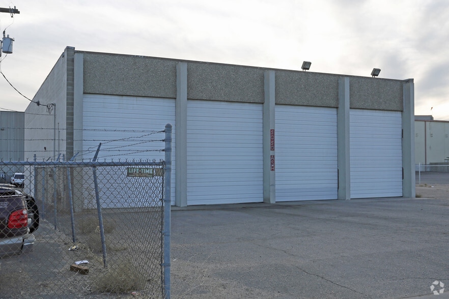 More Photos Of 5050 Ash St, Denver Warehouse For Sale