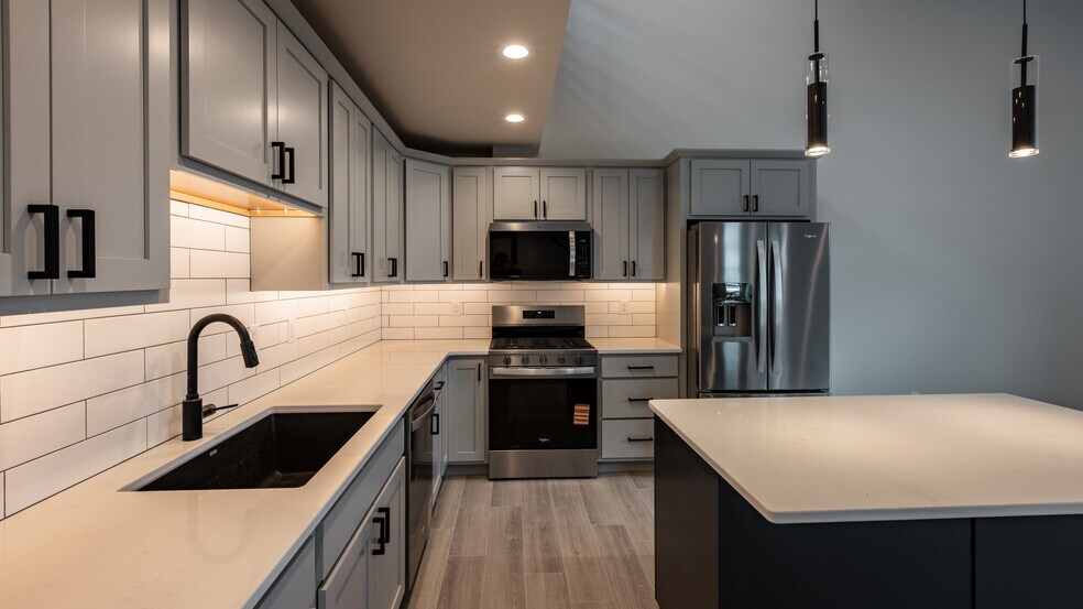 More Photos Of 2998 N 27th Ave, Bozeman Light Distribution For Lease