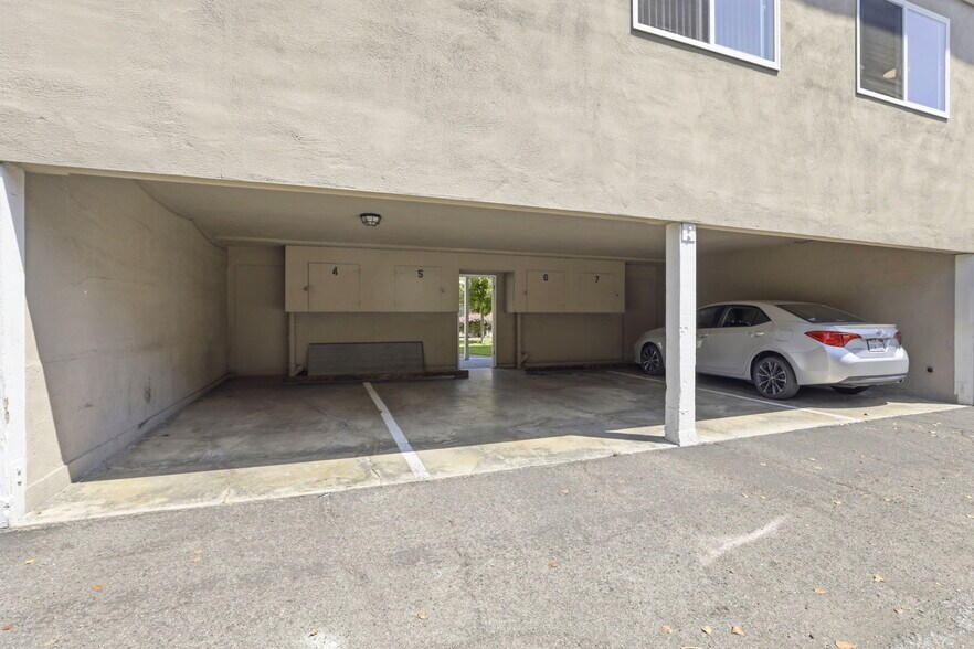 More Photos Of 527 Walker Dr, Mountain View Apartments For Sale