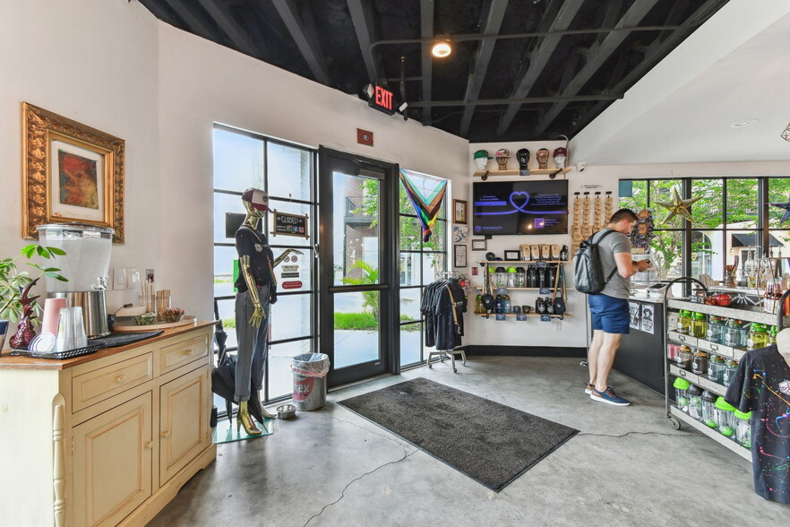 More Photos Of 1919-1925 E 6th Ave, Tampa Office For Sale