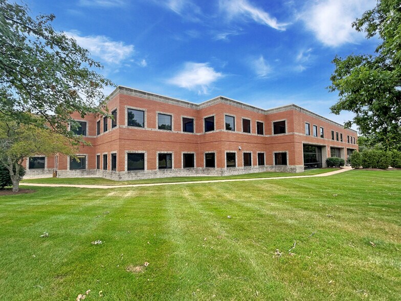 More Photos Of 1122 Town & Country Commons, Chesterfield Office For Sale
