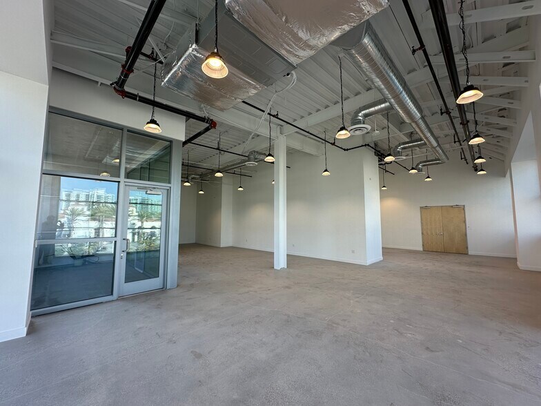 More Photos Of 4625-4635 Admiralty Way, Marina Del Rey Unknown For Lease