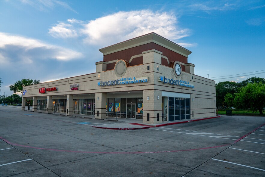 More Photos Of 1921 N Main St, Pearland Unknown For Lease