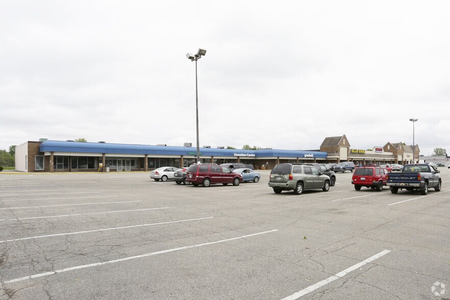 More Photos Of 111-281 US 131, Three Rivers Unknown For Lease