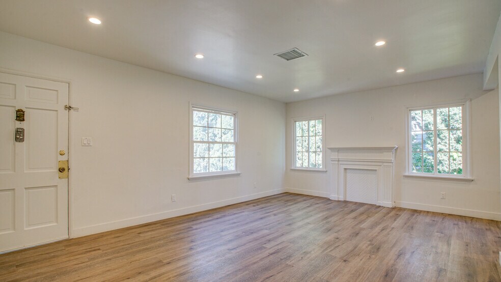 More Photos Of 6112-6114 Saturn St, Los Angeles Apartments For Sale