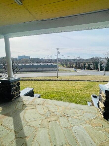 More Photos Of 6334 Dogwood Rd, Baltimore Office For Sale