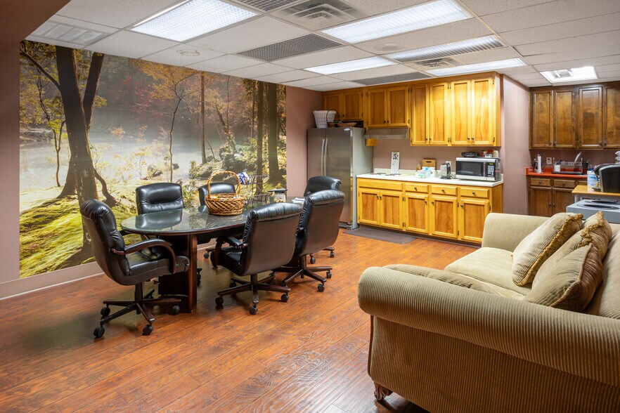 More Photos Of 1227 Bridge St, Yuba City Office For Sale