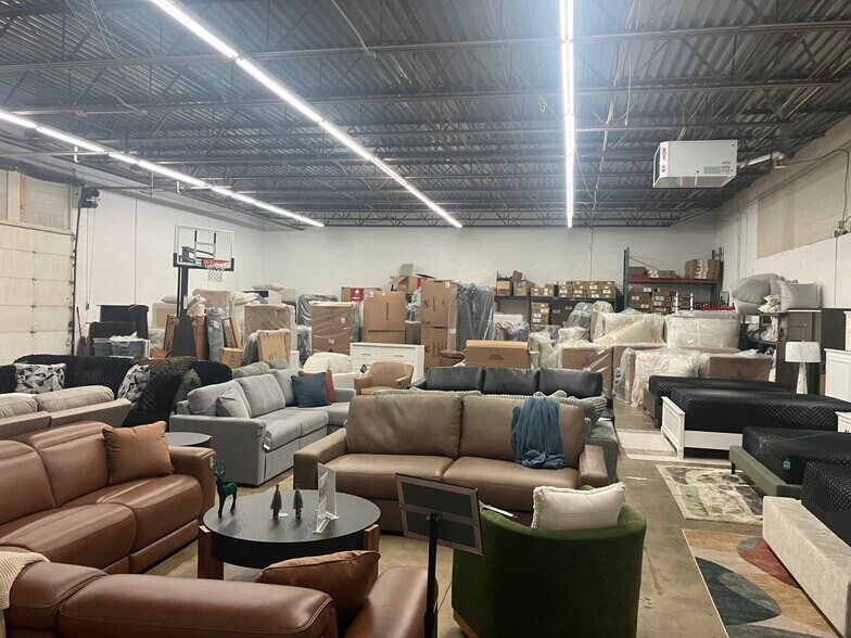 More Photos Of 15395 31st Ave, Plymouth Warehouse For Lease