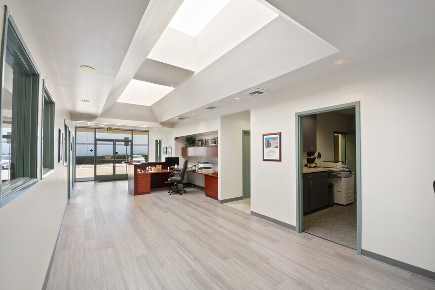 More Photos Of 11581 Monarch St, Garden Grove Warehouse For Sale
