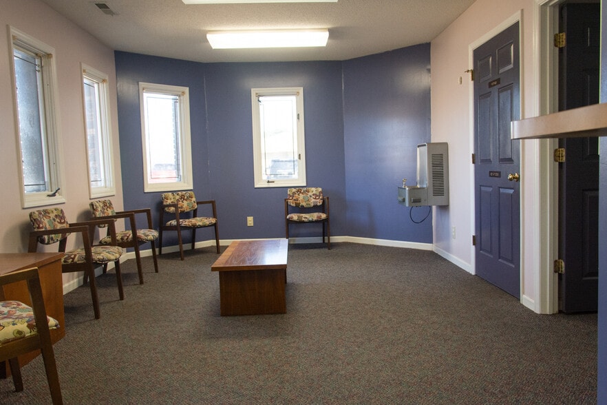 More Photos Of 1304 14th Ave SE, Decatur Medical For Sale