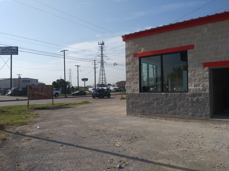 More Photos Of 3225 S Jupiter Rd, Garland Auto Repair For Lease