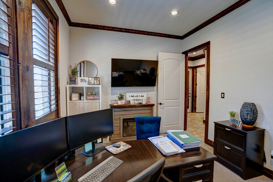 More Photos Of 9125 Belshire Dr, North Richland Hills Office For Lease