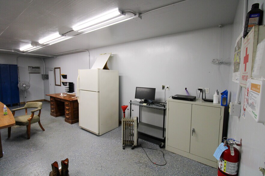 More Photos Of 7350 State Route 111, South Roxana Industrial For Sale