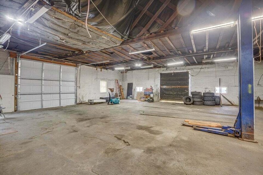 More Photos Of 8825 Dixie Hwy, Corinth Auto Repair For Sale