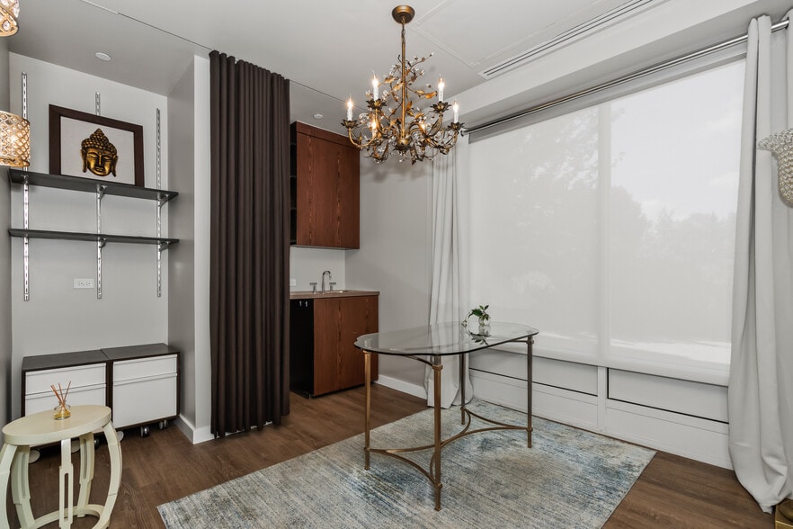 More Photos Of 2300 Chestnut Ave, Glenview Apartments For Sale