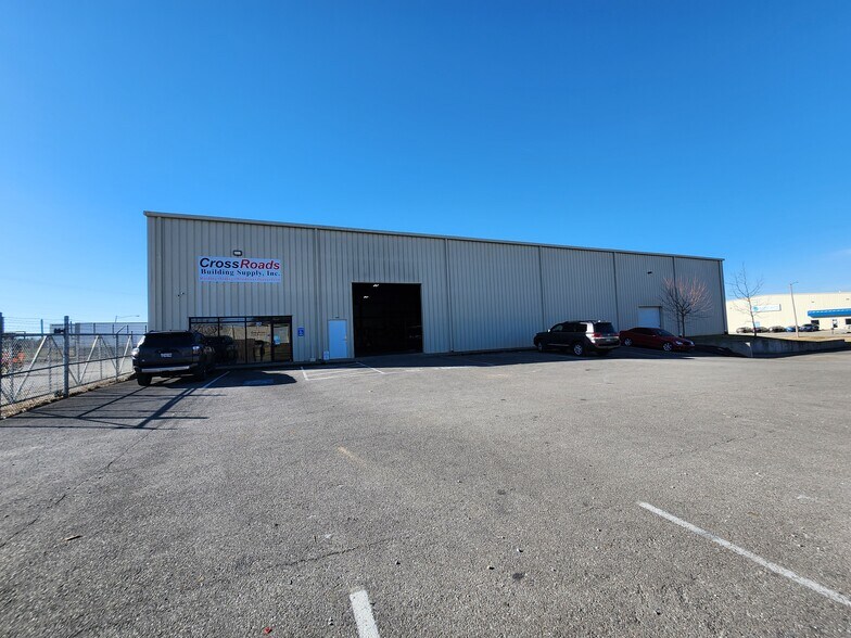 More Photos Of 182 Ambassador Dr, Bowling Green Warehouse For Lease