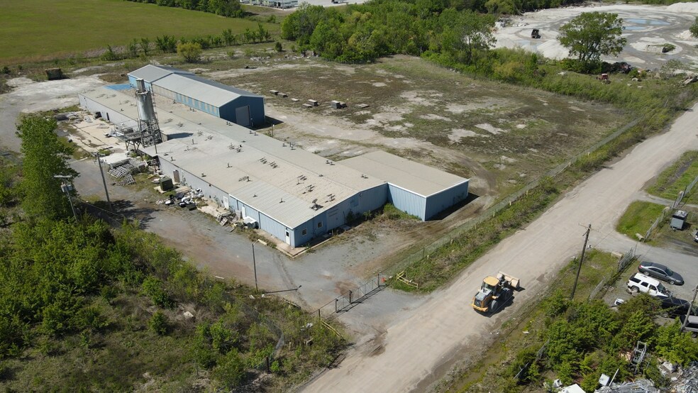 More Photos Of 611 Azalea Dr, Muskogee Warehouse For Sale