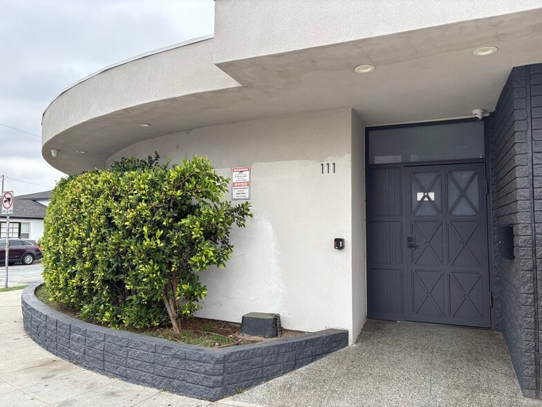 Primary Photo Of 111 S Garfield Ave, Montebello Medical For Lease