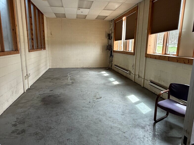 More Photos Of 2636 S Work St, Falconer Manufacturing For Lease