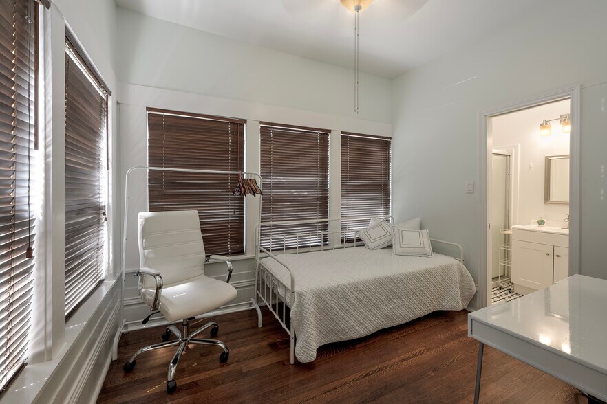 More Photos Of 3312 Crawford St, Houston Apartments For Sale