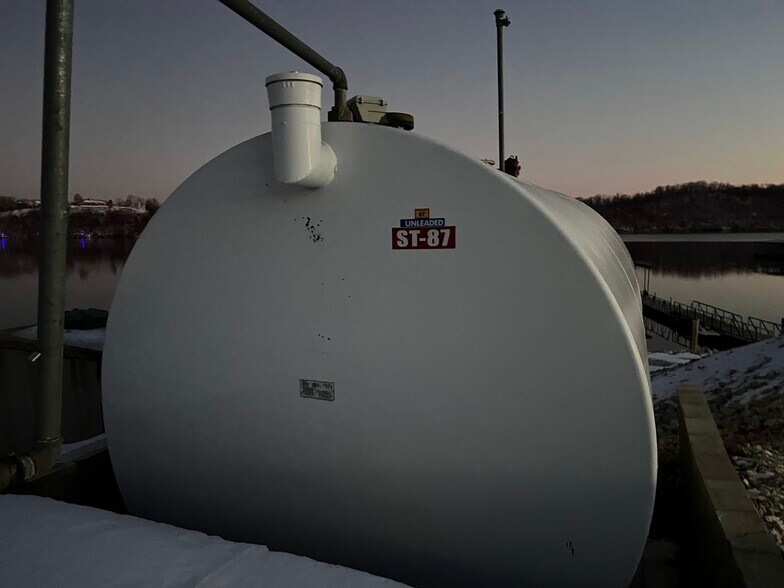 More Photos Of 27 Lighthouse Marina Rd, Sunrise Beach General Retail For Sale