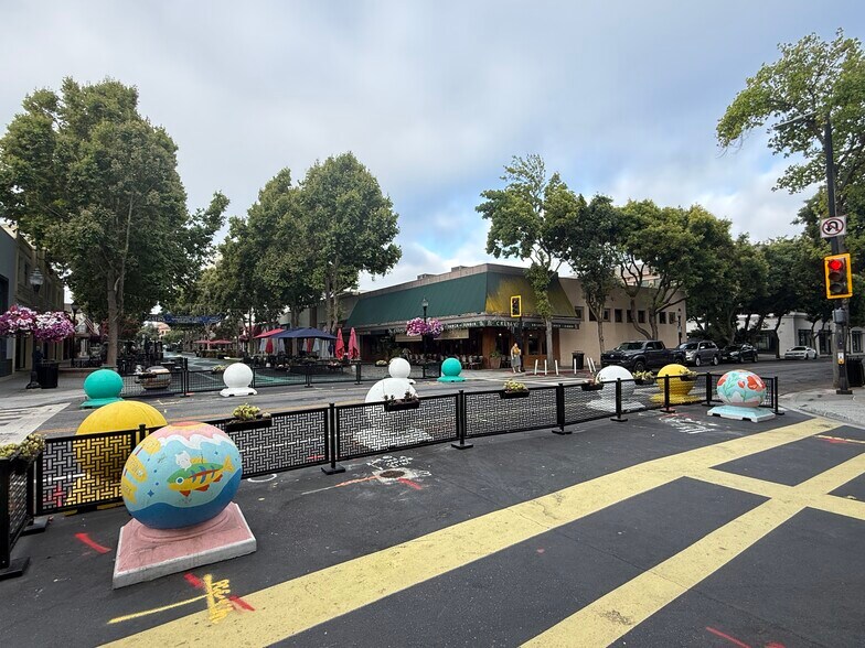 More Photos Of 951-975 W Dana St, Mountain View Storefront For Sale