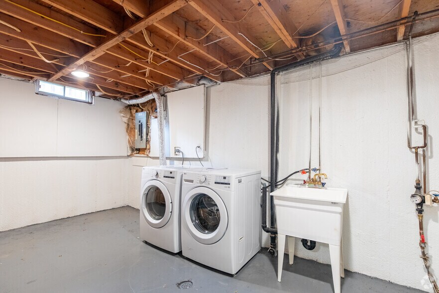 More Photos Of 100 Rideau St, Oshawa Apartments For Sale