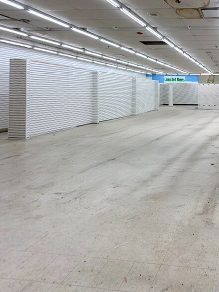 More Photos Of 1402-1404 Rockaway Pky, Brooklyn Freestanding For Sale