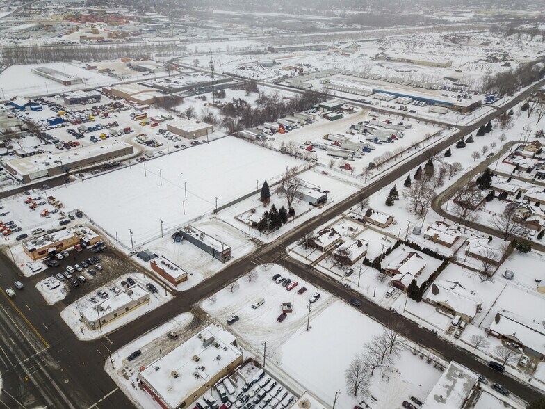 More Photos Of 10118 Eagle St, Dearborn Industrial For Sale