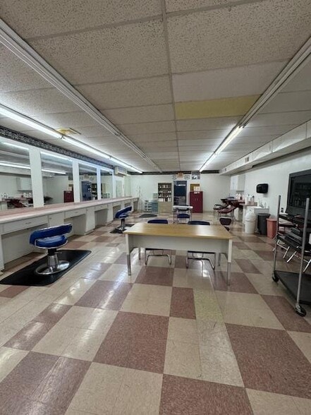 More Photos Of 519 S Elm St, Greensboro Storefront For Sale