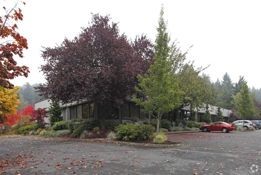 More Photos Of 8565 SW Salish Ln, Wilsonville Office For Lease