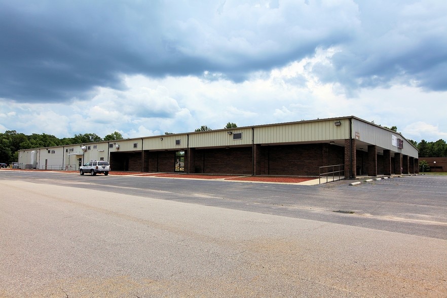 More Photos Of 4330 Kahn Dr, Lumberton General Retail For Lease