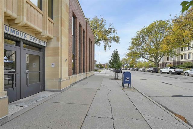 More Photos Of 414 E Walnut St, Green Bay Office For Sale