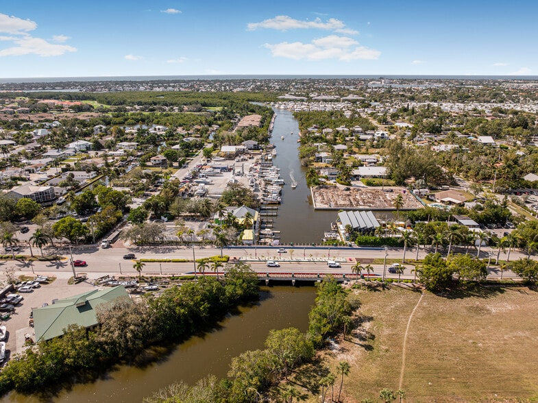 More Photos Of 2616 Lakeview Dr, Naples Apartments For Sale