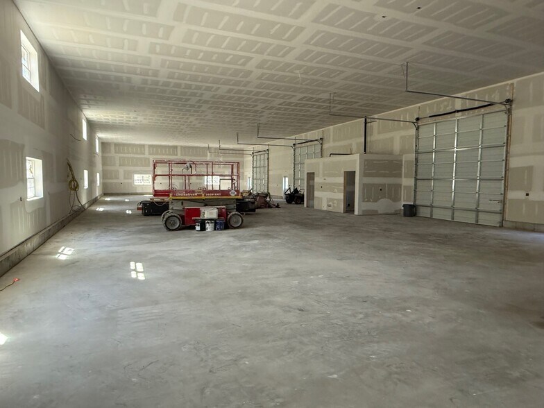 More Photos Of 165 Palmer Rd, Plympton Manufacturing For Lease