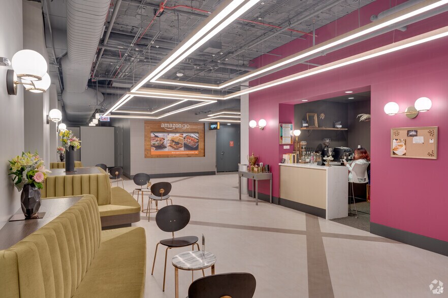 More Photos Of 135 S La Salle St, Chicago Office For Lease