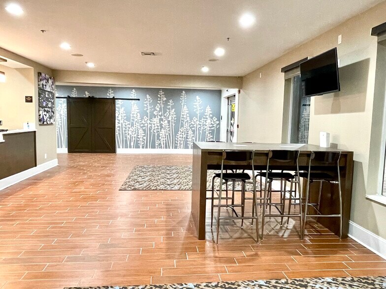 More Photos Of 4577 E Highway 20, Niceville Hotel For Sale